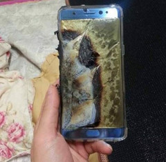 Replacement Samsung Galaxy Note7 blows up in a plane