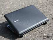 Fingerprint resistant lid Fingerprint resistant lid