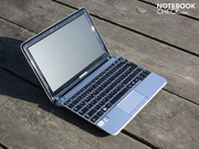 Samsung's netbook, NC210, wants to be just that.