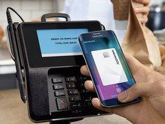 Samsung Pay in use, launch in the UK delayed for 2017