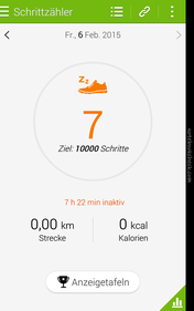 "S Health" counts steps and reminds the user to move.