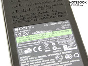The power adapter weighs half a kilo and provides 120 Watts. At a maximum power consumption of 120 Watts this power is also necessary. The power adapter weighs half a kilo and provides 120 Watts. At a maximum power consumption of 120 Watts this power is also necessary.