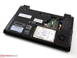 Only the memory (2 slots) and the 2.5-inch hard drive can be removed. Only the memory (2 slots) and the 2.5-inch hard drive can be removed.
