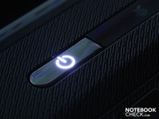 The power on button discreetly lights up in white. The power on button discreetly lights up in white.