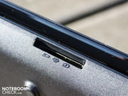The cardreader is inconspicuously on the front. The cardreader is inconspicuously on the front.