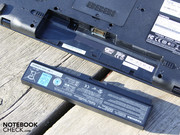 Here, we find the removable 48 Wh battery Here, we find the removable 48 Wh battery