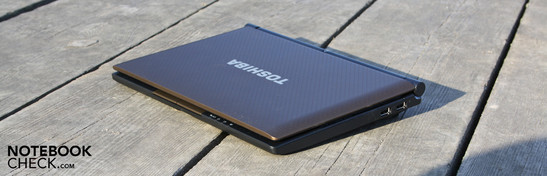 Toshiba NB520-108 brown:  Good sound but as usual week netbook performance.