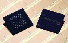 Toshiba eMMC NAND embedded flash memory 16 GB, THGBMHG7C2LBAIL
