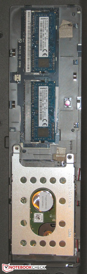 The working memory and hard drive can be accessed via the maintenance cover.