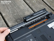 The securely latched battery can also be rolled out here. The securely latched battery can also be rolled out here.
