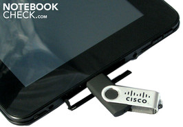 Handy USB slot: USB sticks or hard disks can be inserted directly into the pad