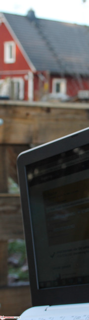 Asus EeeBook X205TA: Respect. The Wi-Fi range exceeds many premium range laptops.