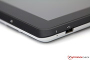 Any kind of peripherals can be connected thanks to a USB 2.0 port. Any kind of peripherals can be connected thanks to a USB 2.0 port.