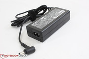 AC adapter (10.5 x 4.5 x 3 cm) outputs 19.V of power