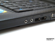 The audio interfaces in the middle of the rear side could also lead to disturbing cables for right-handed people. The audio interfaces in the middle of the rear side could also lead to disturbing cables for right-handed people.