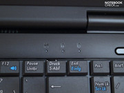 The inscription of the status LEDs could, however, have a little more contrast. The inscription of the status LEDs could, however, have a little more contrast.