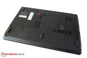 The maintenance cover is kept in place by three screws. The maintenance cover is kept in place by three screws.