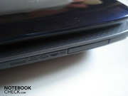 5-in-1 card reader on the front side (MS, MS Pro, MMC, XD, SD) 5-in-1 card reader on the front side (MS, MS Pro, MMC, XD, SD)