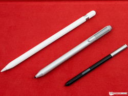 From left: Apple Pencil, Surface-Pen, S Pen