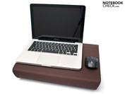 The under side is sized accordingly for 17-inch notebooks. A smaller device and an external mouse would also fit here.