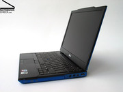 Besides the usual drab black Business-Look, the E4300 is also available in red or blue. Besides the usual drab black Business-Look, the E4300 is also available in red or blue.