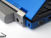 Besides the classical USB port, the case also offers a combined USB/eSATA serial interface, a Firewire and the typical 3.5 mm connections for headphones and the microphone. Besides the classical USB port, the case also offers a combined USB/eSATA serial interface, a Firewire and the typical 3.5 mm connections for headphones and the microphone.