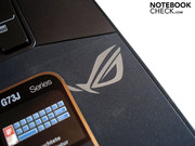 A logo on the palm rest, which has a slight rubber coating and is pleasant to the touch