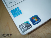 Intel's energy-efficient Atom processor delivers long battery life Intel's energy-efficient Atom processor delivers long battery life