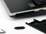 Furthermore, the M860TU notebook is also equipped with an ExpressCard slot and a 7in1 card reader, which are at the right side close to the front. Furthermore, the M860TU notebook is also equipped with an ExpressCard slot and a 7in1 card reader, which are at the right side close to the front.