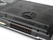 The system fan was only able to cool the built-in components when running at a noise level of up to about 50 dB(A). The system fan was only able to cool the built-in components when running at a noise level of up to about 50 dB(A).