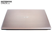 The Aspire 7551G stands out from its competitors with its silver surface. The Aspire 7551G stands out from its competitors with its silver surface.