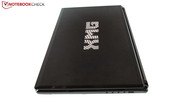 The device measures more than five centimeters at the back. The device measures more than five centimeters at the back.