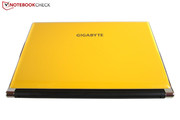 The back is host to a 6-cell battery. The back is host to a 6-cell battery.