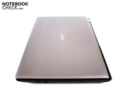 The notebook gets thinner and thinner towards the front. The notebook gets thinner and thinner towards the front.