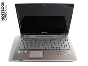 The chassis is for the most part like that of the Acer Aspire 7745G.