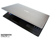 The base unit stays put while opening the lid. The base unit stays put while opening the lid.