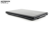 The 17.3-inch case is still relatively slim with a height of just under 4 cm. The 17.3-inch case is still relatively slim with a height of just under 4 cm.