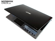 The total weight of 2 kilograms makes the laptop easy to transport