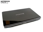 The cumbersome case weighs over five kilograms. The cumbersome case weighs over five kilograms.