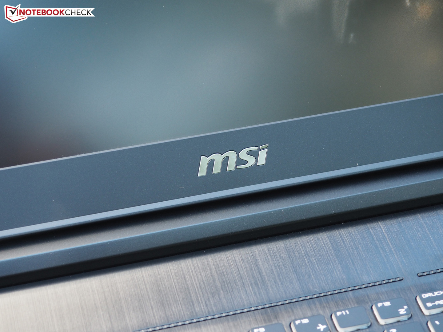 MSI GT73VR 7RF Titan Pro Notebook Review - NotebookCheck.net Reviews