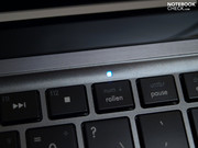 The status LEDs for the keys, such as "Numlock", can be found right next to the respective key.
