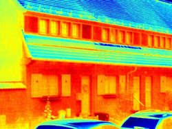 Infrared picture of a house in false colors