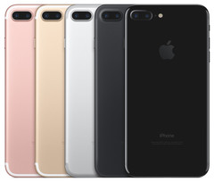 Apple&#039;s lineup of iPhone 7 Plus devices. (Source: Apple)
