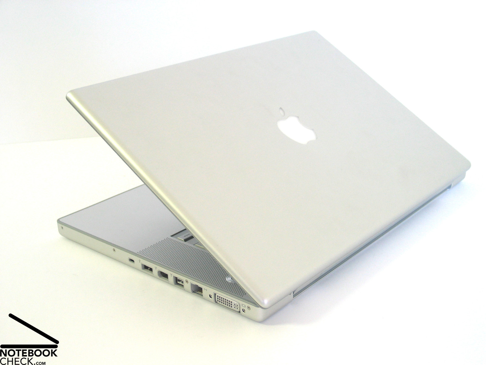 Macbook Pro by Mansoor Gull ⚚ on Dribbble
