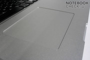 The glass trackpad offers an inbuilt button and excellent Gliding conditions.