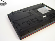 Aside from one localised hotspot in the fan area, the case temperatures of the machine's underside remain in the green zone. Aside from one localised hotspot in the fan area, the case temperatures of the machine's underside remain in the green zone.