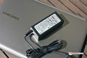 The TÜV and GS certified power supply provides 60 W.