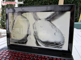 Outdoors: Lenovo IdeaPad Y500