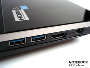 Next to two USB 3.0 ports the notebook even has an HDMI output. Next to two USB 3.0 ports the notebook even has an HDMI output.