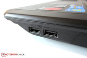 In addition to a BluRay burner, the right has two 2 USB 2.0 ports. In addition to a BluRay burner, the right has two 2 USB 2.0 ports.